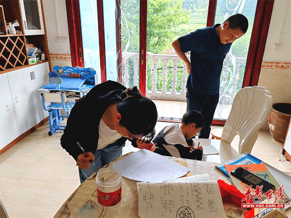 强化安全教育 守护学生成长 桑植县走马坪小学开展暑期家访活动