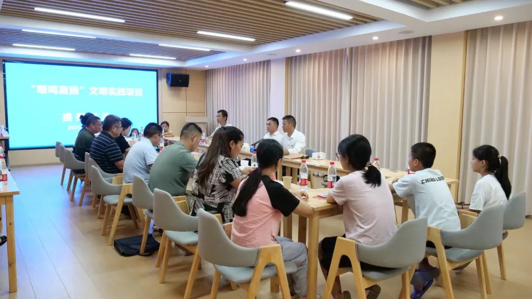 长沙县委宣传部来桑开展文明实践结对帮扶 为7名学生捐赠助学金