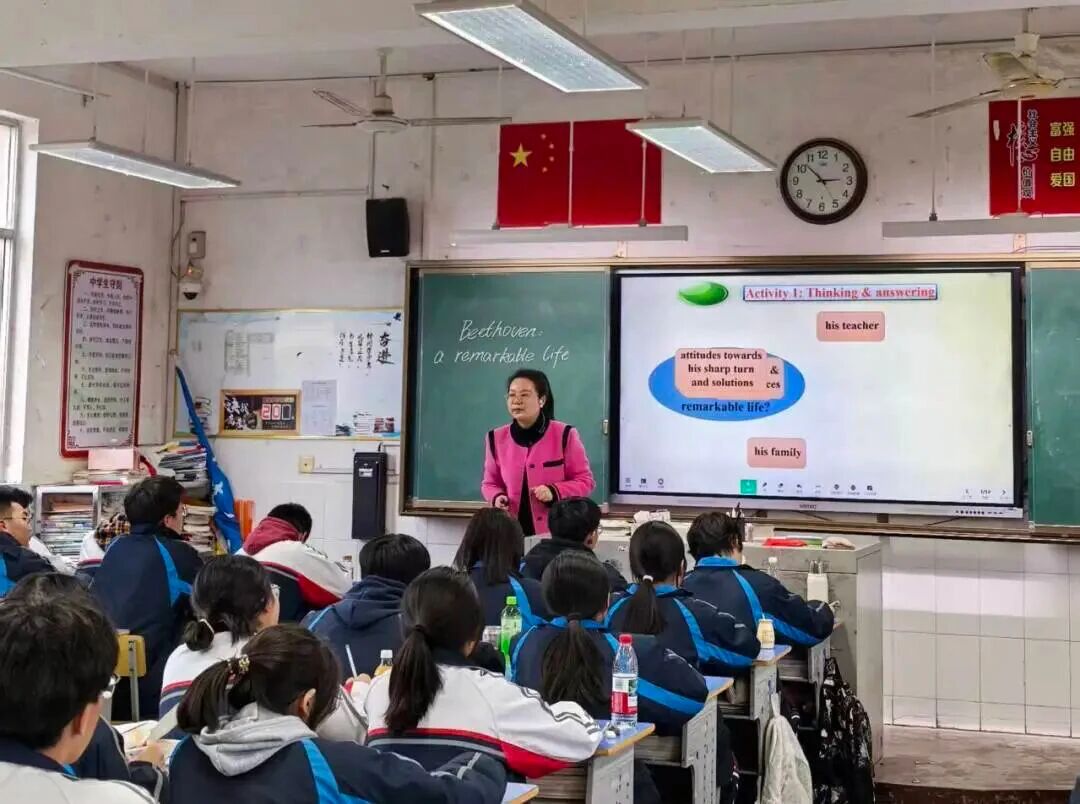 桑植一中开展2025年青年教师教学比武活动